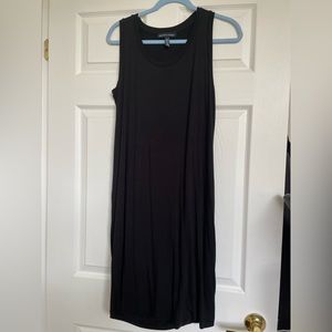 Saks Fifth Avenue jersey sleeveless dress. Black. Size medium.